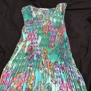 Colorful lightweight top